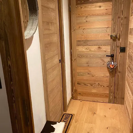 Megeve-fully Renovated Appartment- 10mn From Village 아파트 메게브